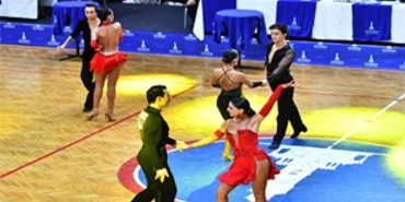 izmirde-danscilarin-kiyasiya-rekabeti.jpg