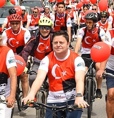 kadikoyde-19-mayis-coskusu.jpg