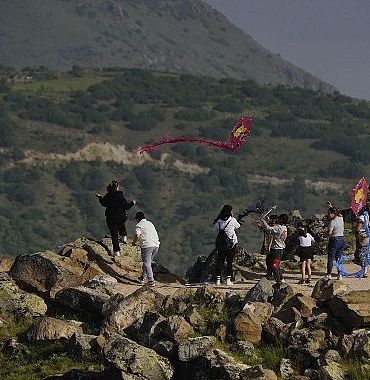 kahveci-daginda-festival-havasinda-ucurtma-senligi.jpg