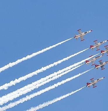 kardes-vatanda-teknofest-coskusu-kktcde-teknoloji-ve-milli-ruh-bir-araya-geldi.jpg