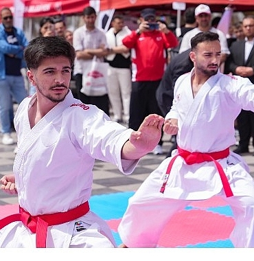 keciorende-19-mayis-coskusu-erken-basladi.jpg