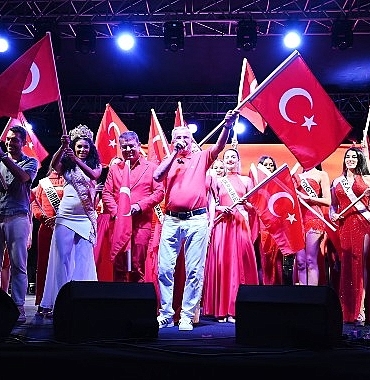 kemerde-19-mayis-coskusu-ikilem-kemerde-konser-verdi.jpg