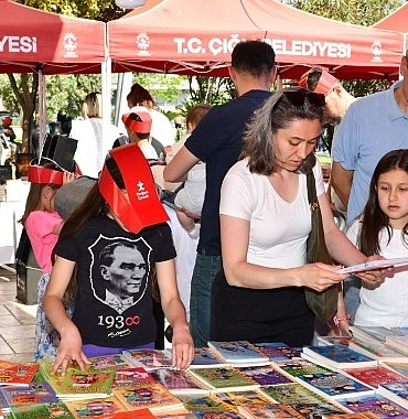 kitaplarin-buyulu-dunyasina-yolculuk-ciglide-suruyor.jpg