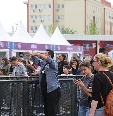 kocaelililer-enfestte-bilgilerini-yaristirdi.jpg