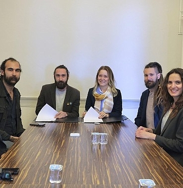 konakta-imzalar-sanat-icin-atildi.jpg