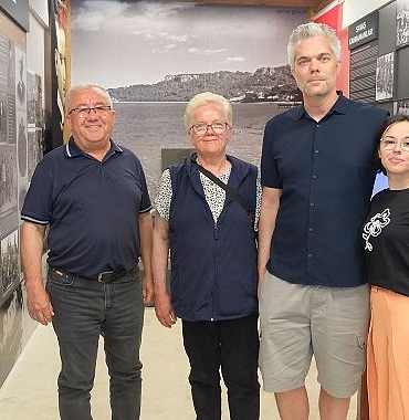 kultur-evine-kitap-bagisladi.jpg