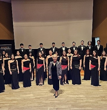 manisa-buyuksehir-belediyesi-cok-sesli-genclik-korosuna-antalyada-odul.jpg