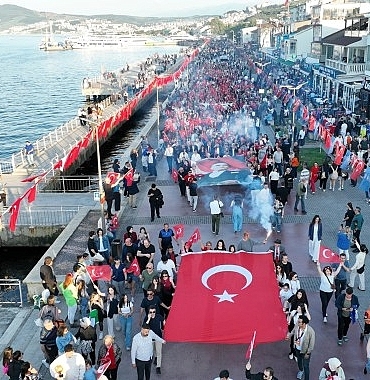 mudanyada-19-mayis-coskusu-meydanlara-tasti.jpg