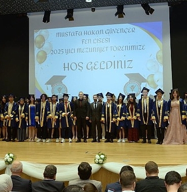 mustafa-hakan-guvencer-fen-lisesinde-mezuniyet-coskusu.jpg
