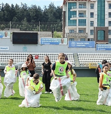 niluferde-miniklerden-tatli-mucadele.jpg