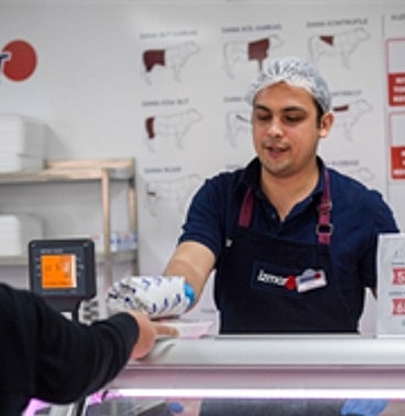 odemis-et-entegre-tesisinde-gunde-120-buyukbas-hayvan-isleniyor.jpg