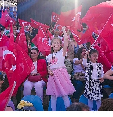 ozlem-duyulan-19-mayis-kutlamalari-kecioreni-costurdu.jpg