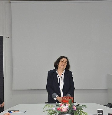prof-dr-nimet-onur-radyo-televizyon-ve-sinema-ogrencileriyle-bulustu.jpg