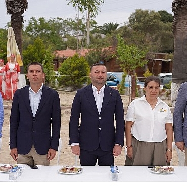 seferihisarda-turizm-ve-cevre-senligi-renkli-goruntulere-sahne-oldu.jpg