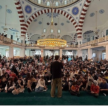 sosyal-medyada-gorulen-her-bilgiye-inanmayin.jpg