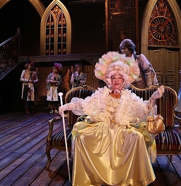 tartuffe-denizlide-seyirciyle-bulustu.jpg