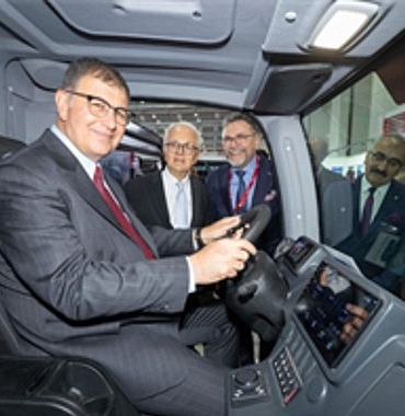 tugay-izmir-enerjide-turkiyenin-baskenti-olma-yolunda-ilerliyor.jpg