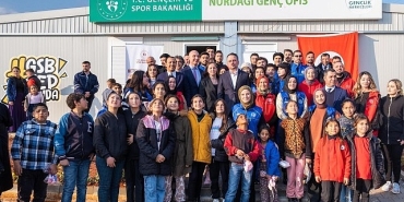 unicef-ve-netflix-guc-birligiyle-kurulan-genc-alan-deprem-bolgesindeki-genclere-umut-olmaya-devam-ediyor.jpg