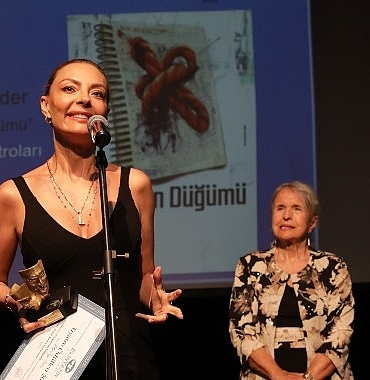 11-ekin-yazin-dostlari-tiyatro-odullerinde-sehir-tiyatrolarina-3-odul.jpg