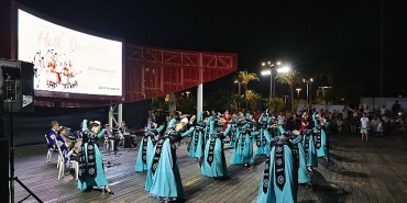 11-uluslararasi-antalya-muzik-ve-dans-festivali-yapildi.jpg