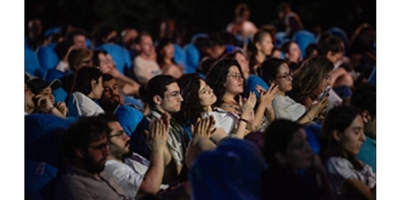 Açık havada sinema keyfi başladı