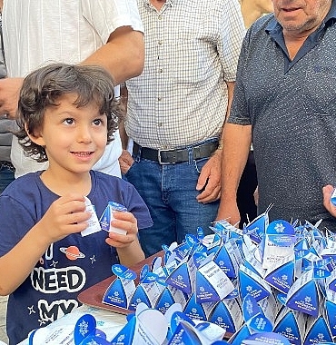 aydin-buyuksehir-belediyesi-vatandaslarla-bayramlasti.jpg