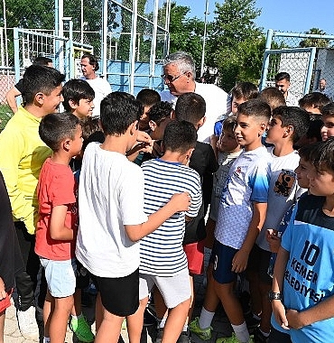 baskan-topaloglundan-futbolculara-mangal.jpg