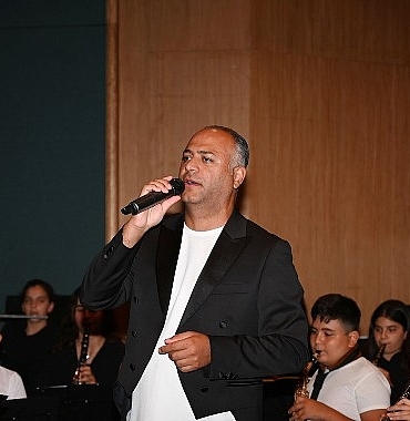 dev-orkestradan-bir-nota-bir-umut-konseri.jpg