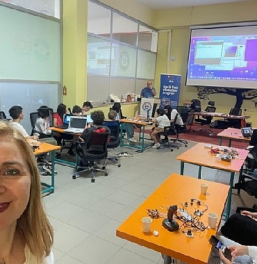 ege-universitesi-izmir-access-the-game-hackathonu-basariyla-tamamlandi.jpg
