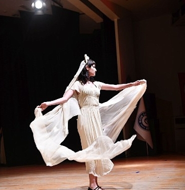 eude-70-yila-ozel-gorkemli-defile.jpg