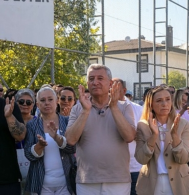 guzelbahcede-iki-acilis-ardindan-bayramlasma.jpg