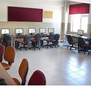 iettnin-genclere-teknoloji-destegi-suruyor.jpg