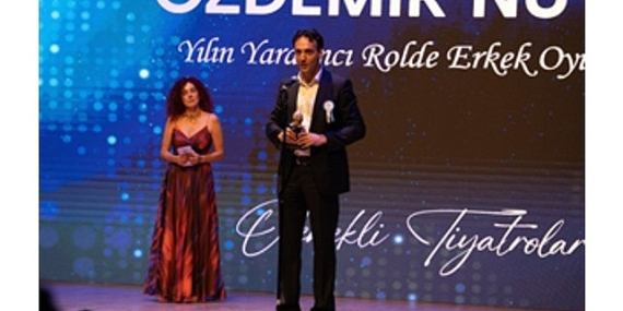 İzmir Şehir Tiyatroları’na anlamlı ödül