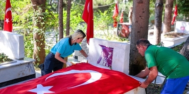 kadifekale-sehitliginde-saygi-ve-vefa-mesaisi.jpg