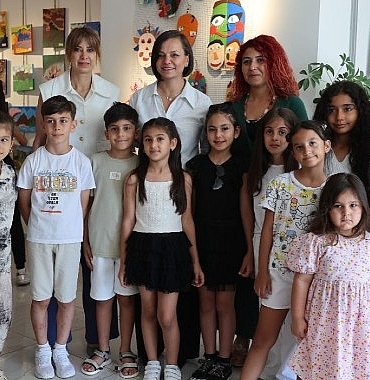 karabaglarda-sanat-dolu-performans-gunleri-basladi.jpg