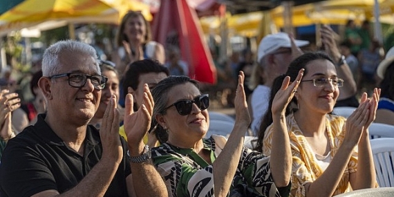 Karşıyaka’da söz kadın yazarlarda