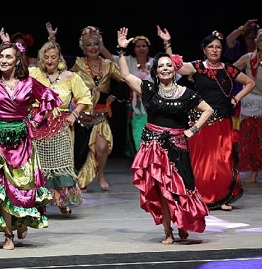 konakta-halk-oyunlari-ruzgari-esti.jpg