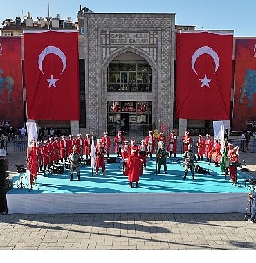 konyanin-darulmulk-olusunun-928-yil-donumu-buyuk-bir-coskuyla-kutlandi.jpg