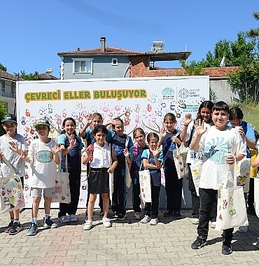 minik-eller-cevre-icin-konaklida-bulustu.jpg