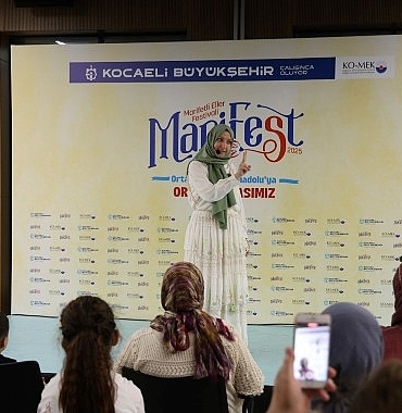 minik-yurekler-masallarla-bulustu.jpg