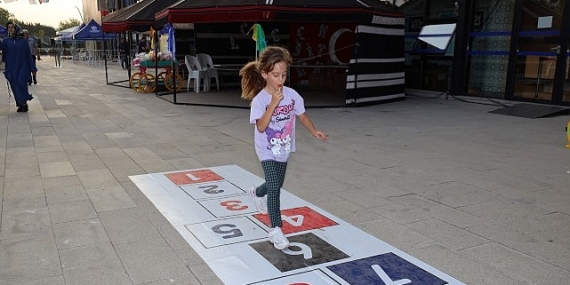 Oyun, atölye ve neşe bir arada