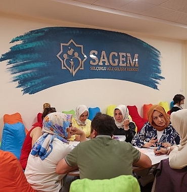 sagemden-ailelere-tatilde-aile-olmak-konulu-seminer.jpg