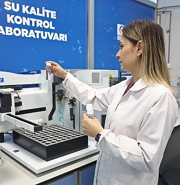 saglikli-ve-guvenli-her-damla-su-icin-teknolojik-ve-bilimsel-analiz.jpg