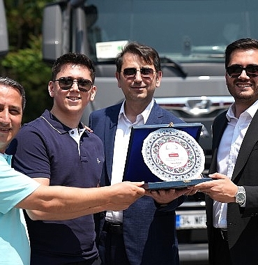 trakmandan-yilin-en-buyuk-teslimati-alp-lojistik-filosuna-50-adet-man-tgx-cekici-katti.jpg