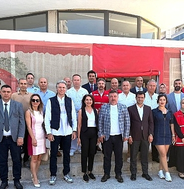 turk-kizilay-bayrakli-subesinden-anlamli-kahvalti-bulusmasi.jpg