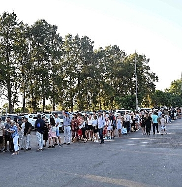 uluslararasi-efes-opera-ve-bale-festivaline-yogun-ilgi-devam-ediyor-acilis-temsilleri-kapali-gise.jpg