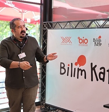 yapay-zekanin-gunumuze-ve-gelecege-etkisi-kto-karatay-universitesi-bilim-kafe-etkinliginde-ele-alindi.jpg