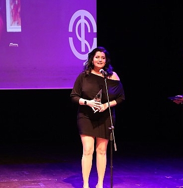 yeni-tiyatro-yeni-sinema-dergisi-12-emek-ve-basari-odullerinde-sehir-tiyatrolarina-7-odul.jpg