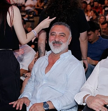 yildizlarin-altinda-star-wars-evrenine-yolculuk.jpg