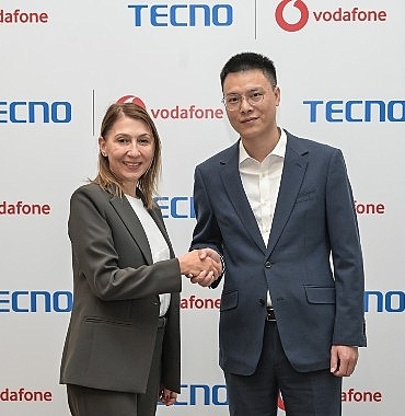 5g-destekli-yeni-tecno-camon-40-pro-5g-ilk-kez-ve-sadece-vodafone-flexte.jpg